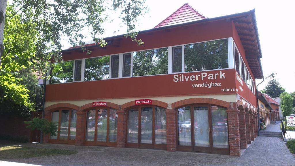 Silver Park Vendégház Berettyóújfalu Extérieur photo