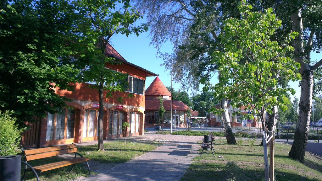 Silver Park Vendégház Berettyóújfalu Extérieur photo